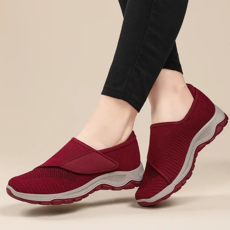 Wide-Fit Breathable Sneakers for Everyday Use