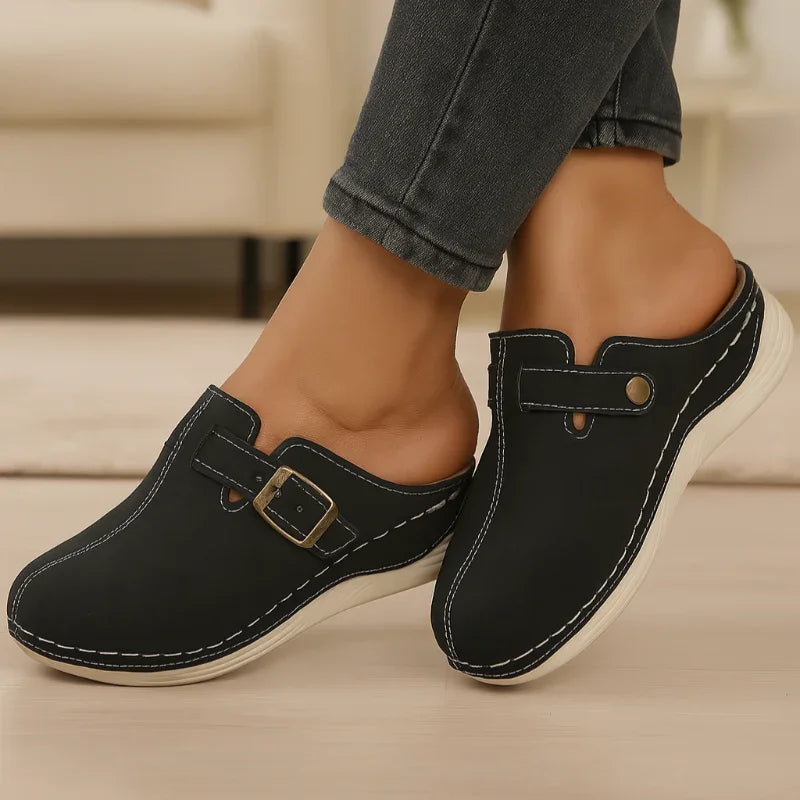 Women's Closed-Toe Slippers with Contoured Footbed