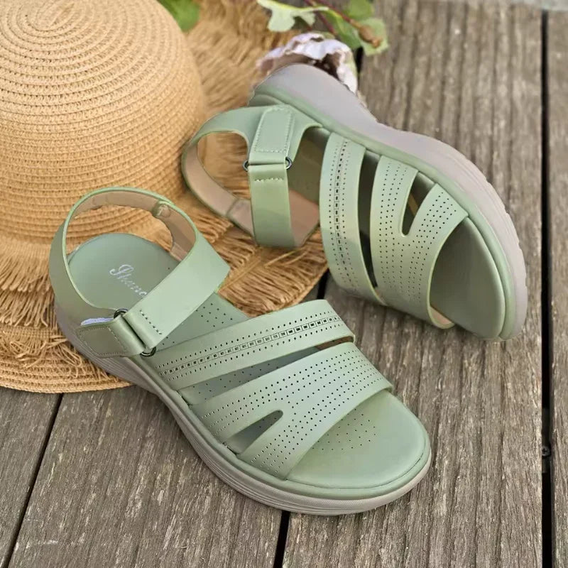 Reliable Comfort Strap Sandals with Ergonomic Footbed and Breathable Upper