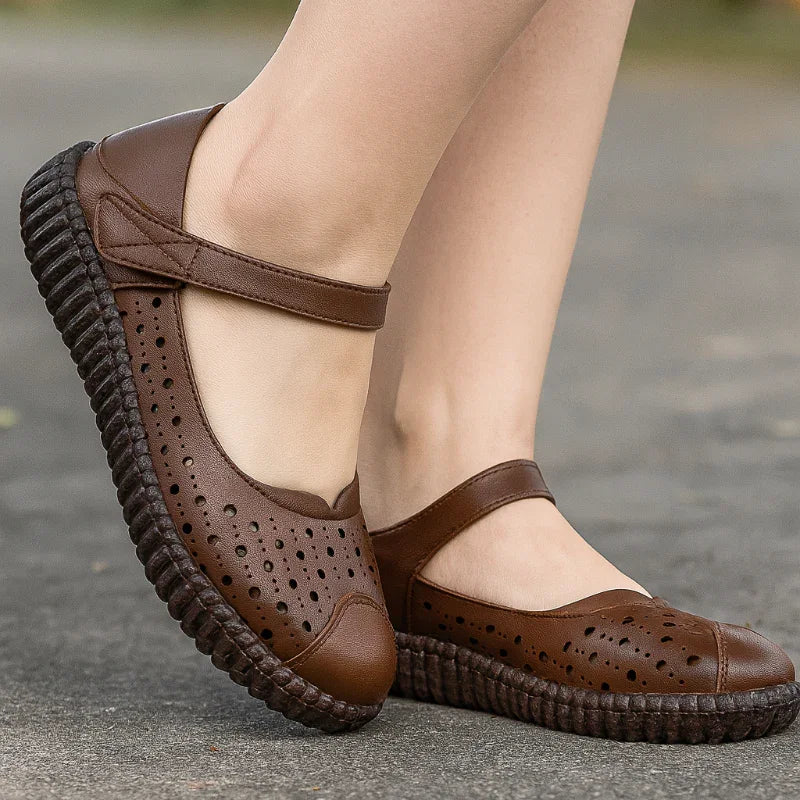 Comfortable Work-to-Casual Leather Sandals