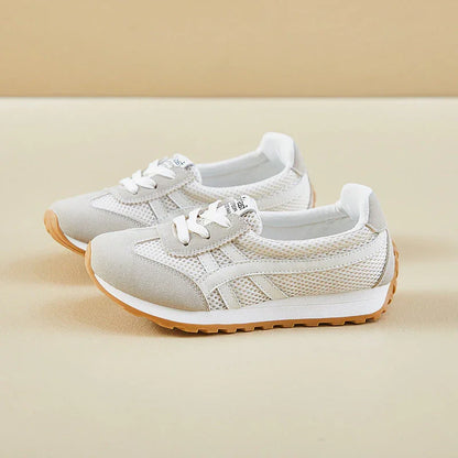 Lightweight Walking Shoes for Narrow Feet