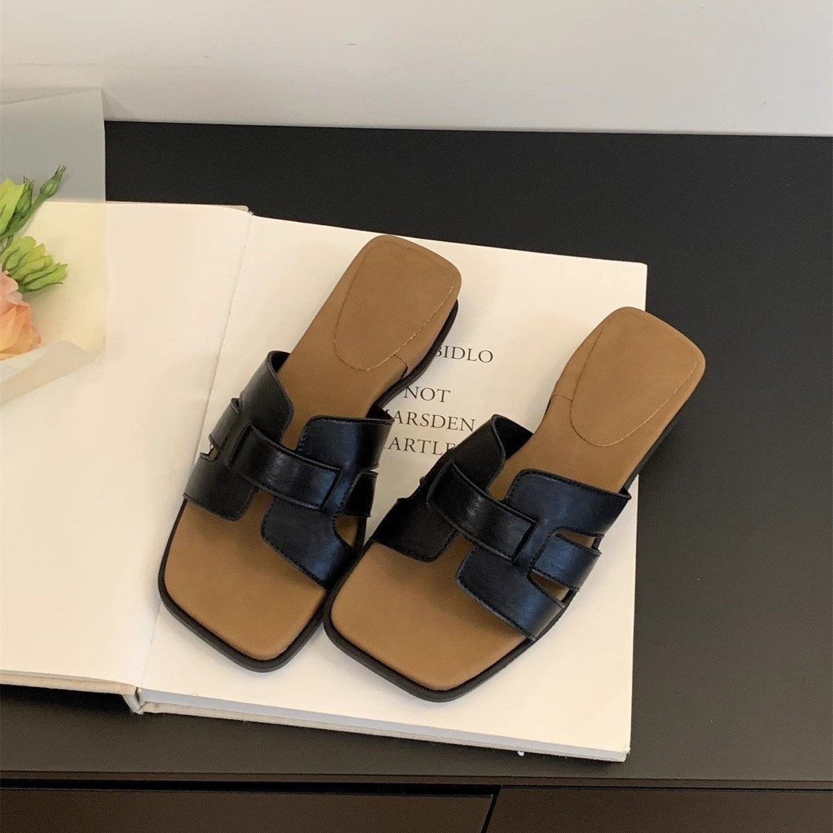 Fashionable French Style Square Toe Sandals