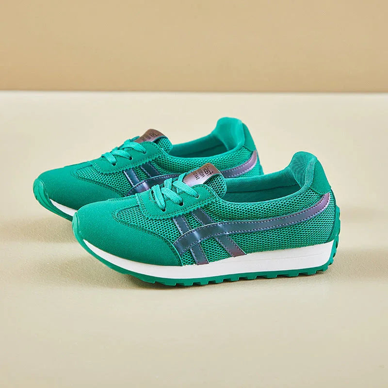 Lightweight Walking Shoes for Narrow Feet