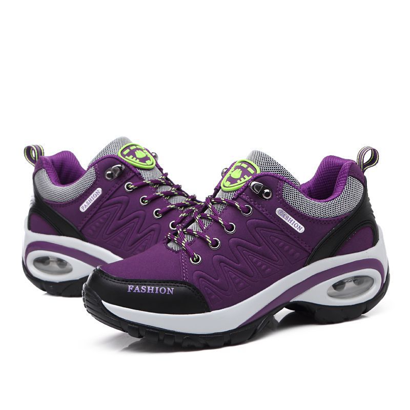 Women’s Posture-Boosting Sneakers