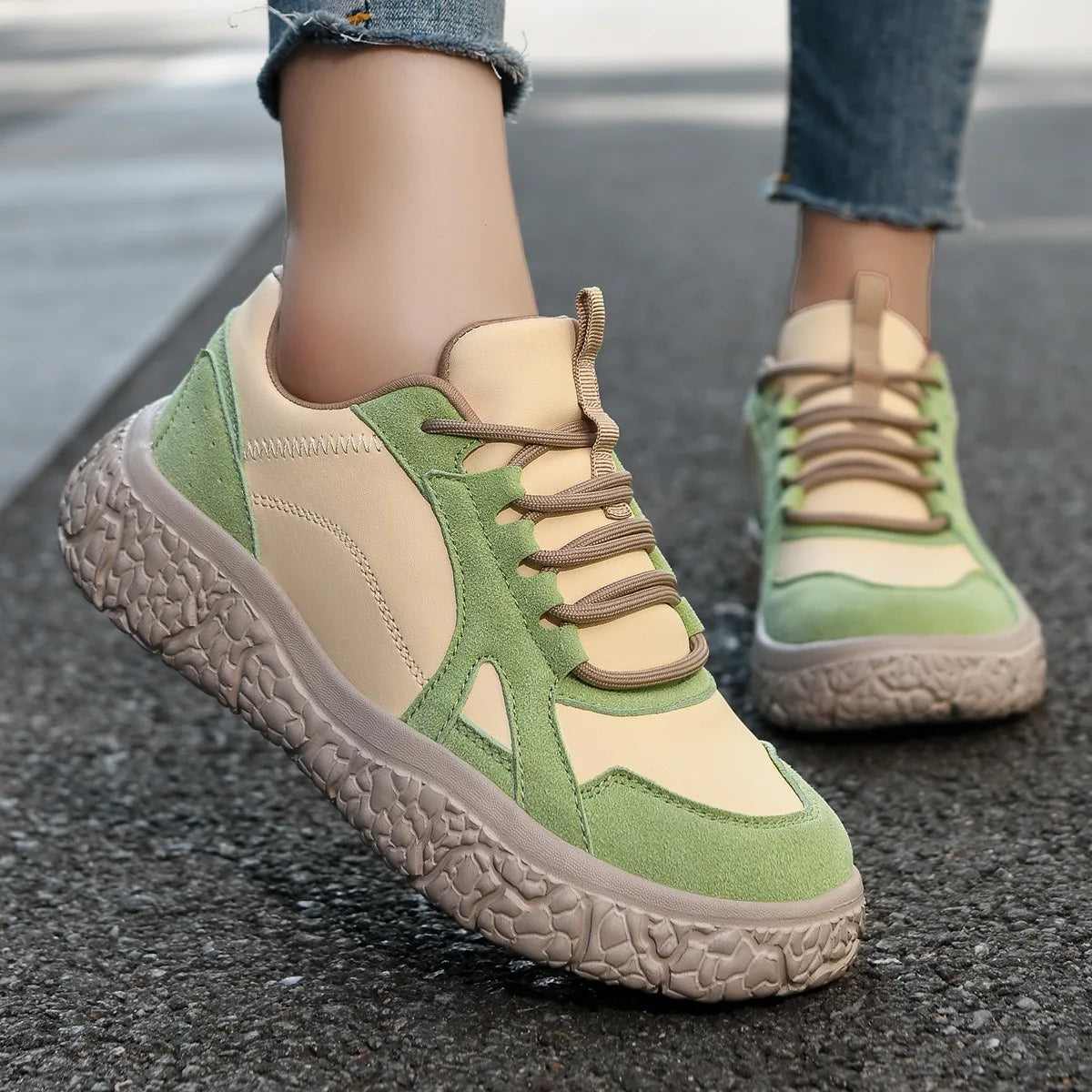 Women's Sneakers Lace Up Design 5