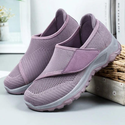 Wide-Fit Breathable Sneakers for Everyday Use