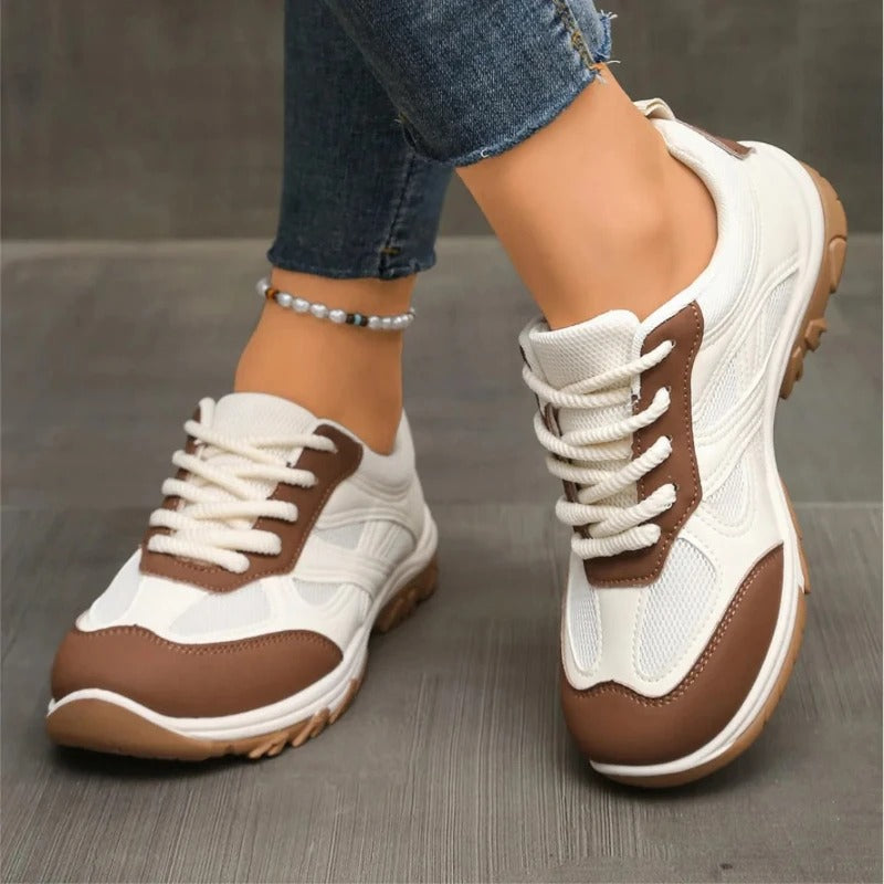 Breathable Women&#39;s Shoes for Outdoor Adventures