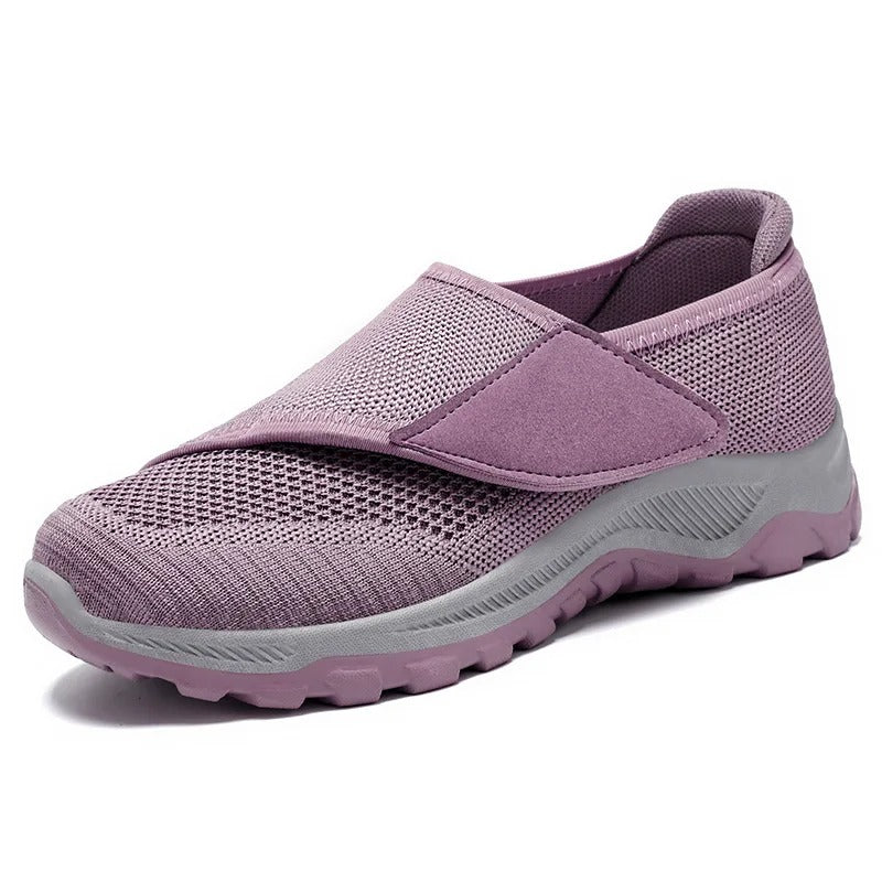 Wide-Fit Breathable Sneakers for Everyday Use