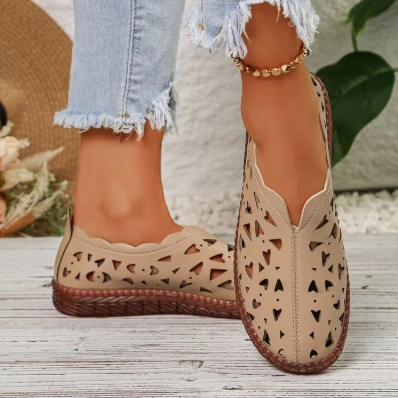 Women's Casual Cutout Flat Shoes with Tassel Detail