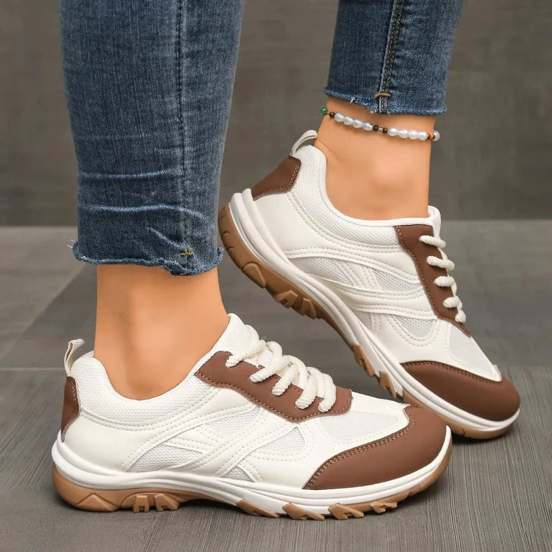 Breathable Women&#39;s Shoes for Outdoor Adventures