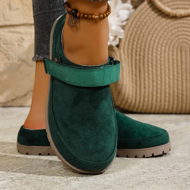 Women’s PU Leather Closed-Toe Clogs